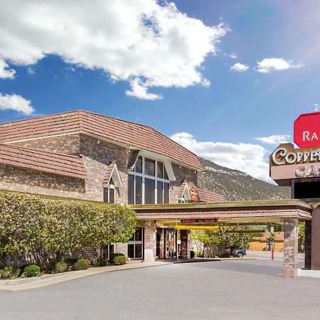 Hotel Ramada By Wyndham Ely Extérieur photo